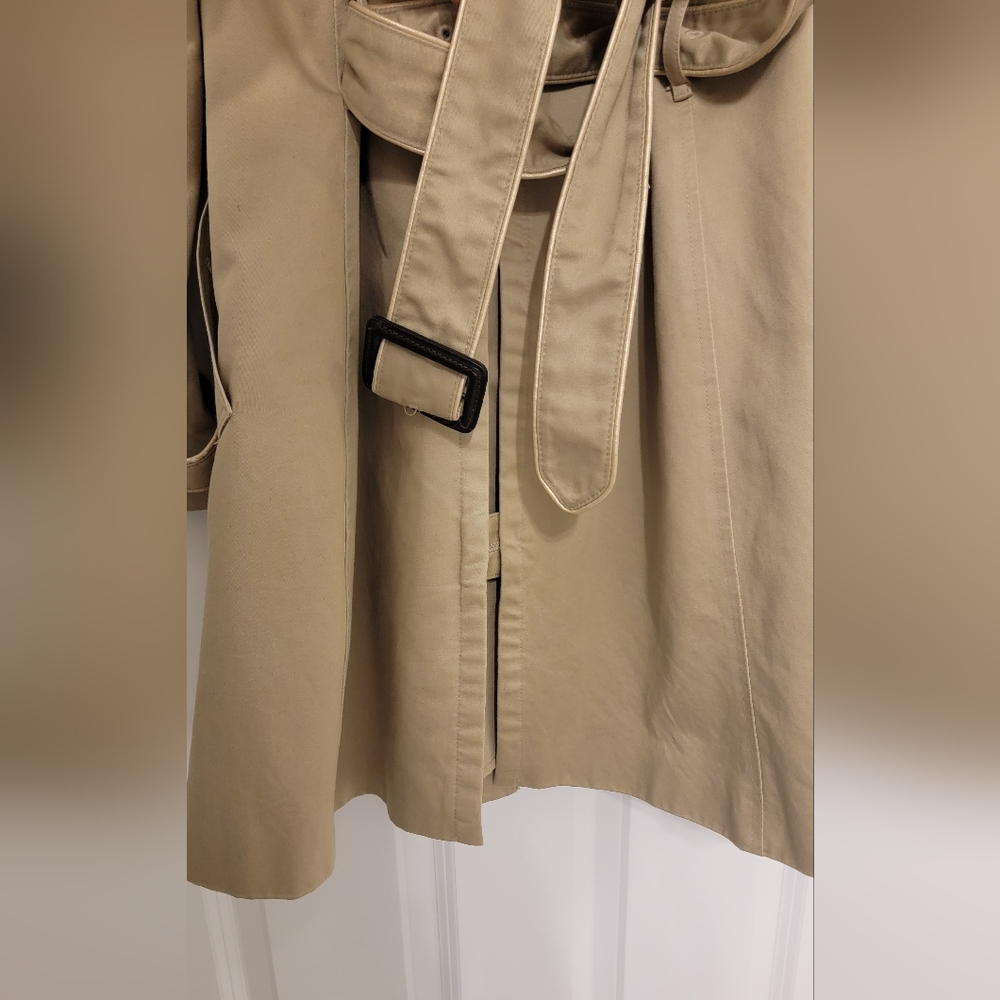 Burberry Khaki Tan Classic Double-Breasted Trench Coat - Picture 6 of 13